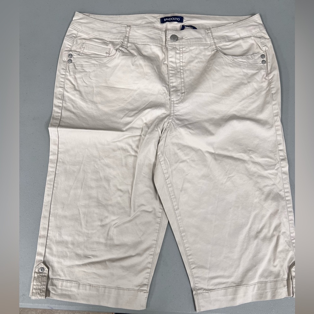 Bandolino Cream Cargo Shorts